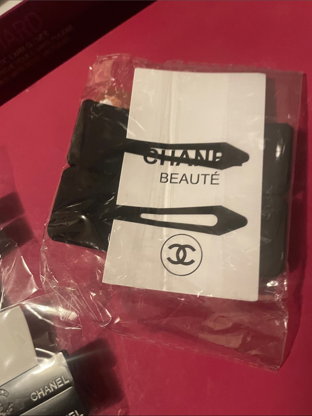 Beaute GWP hair accessories - Picture 4 of 17